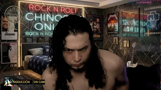 chino_roz Show in webcam
