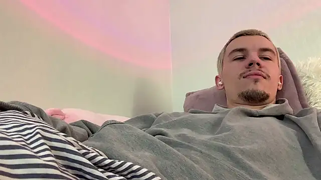 Jeremy1Scott 在線直播表演