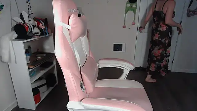 Chained_Aless' Webcam Show