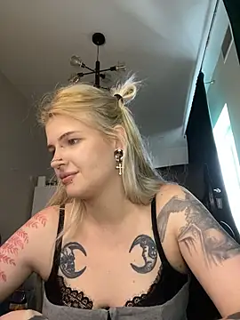 XXX chat uživo modela DriveThruCiri
