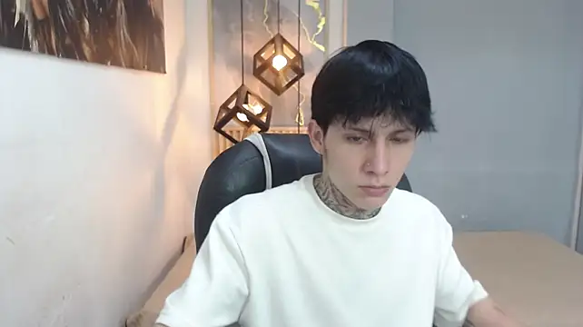 צ'אט XXX בשידור חי של Cry_thereal