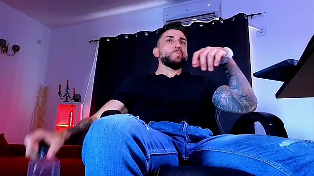 MightyAaron66 Webcamshow