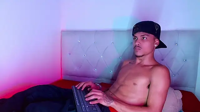 Angel_foxc13: απευθείας συνομιλία ΧΧΧ