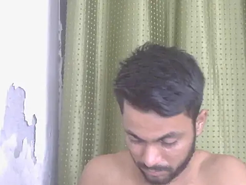 Stubborndesiboy Adlı Modelin Canlı XXX Sohbeti