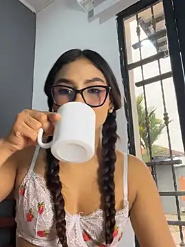 amira_cute2 élő XXX-chatje