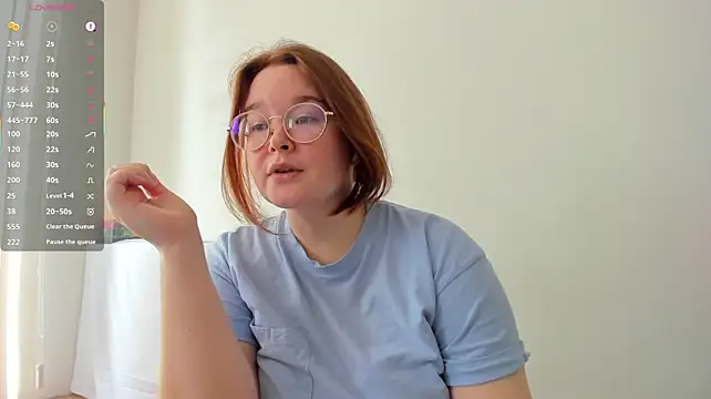 XXX chat uživo modela DebbieWoood
