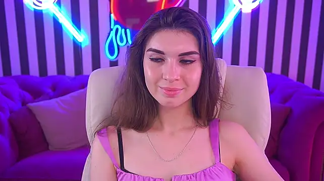 KylieJoyys Adlı Modelin Canlı XXX Sohbeti