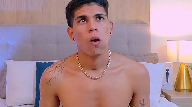 RoseAndDominic's Live XXX Chat