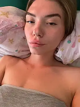 Lisaaa_Alisa লাইভ XXX চ্যাট