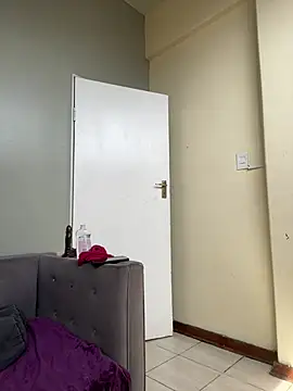 THESTALLIONBARBIEDOLL Show in webcam