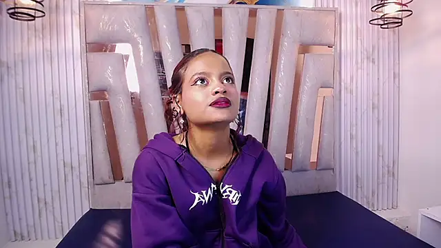 XXX chat uživo modela Nicky_Nicoole