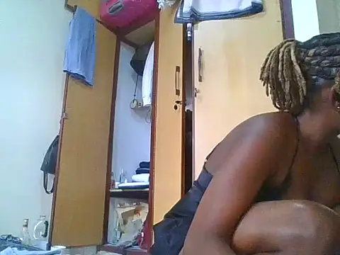 Hornysmoker20 Live XXX-Chat