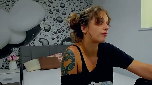 AlmaFancy's Live XXX Chat