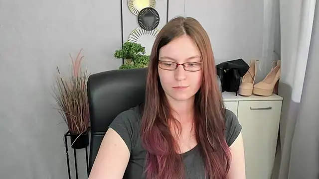 XXX chat uživo modela emmaxDelight