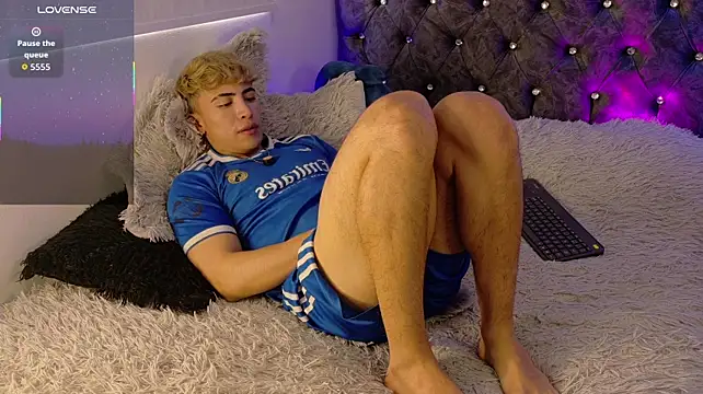 XXX chat uživo modela Saimonvela