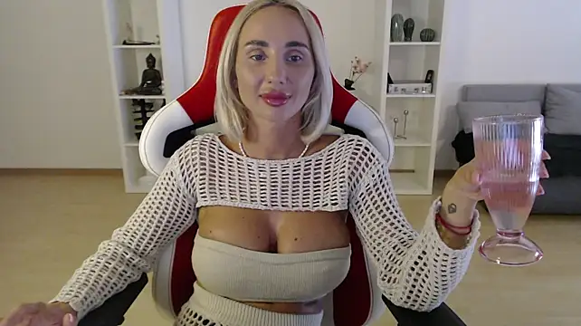 Blondie_VIP Adlı Modelin Canlı XXX Sohbeti