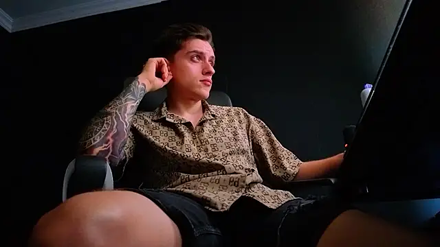 FelixStarkk XXX чат на живо