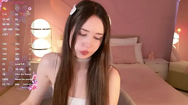 AliceLidelle 即時 XXX 聊天
