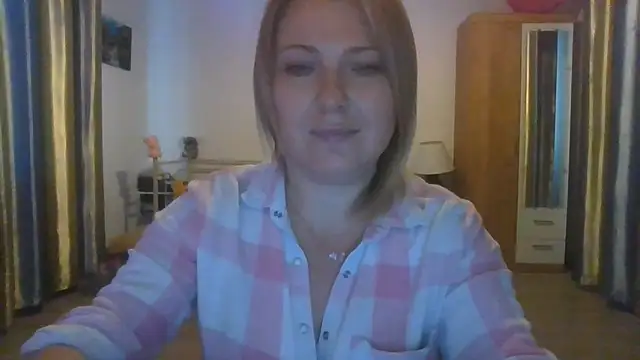 Chatroom XXX en direct de ElenaLove888