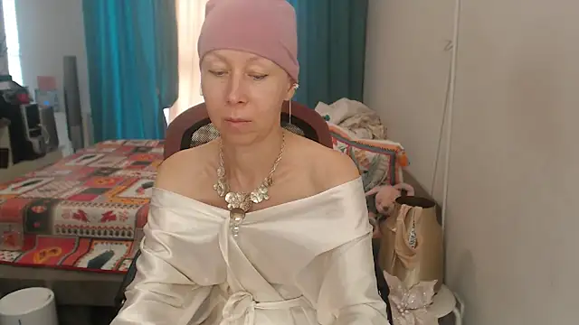 LuxuryNika Chat XXX live