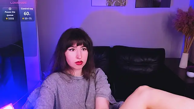 Lily_xBabe – Naživo XXX chat