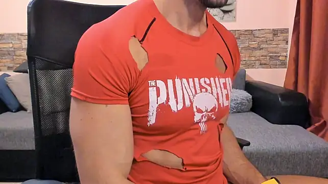 HotHunkTrainer's Live XXX Chat