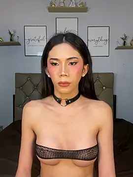 CassandraLovveのライブXXXチャット