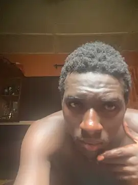 verydarkboy Show in webcam