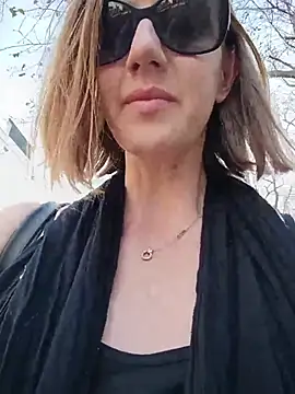 TopsyWilde 라이브 XXX 채팅