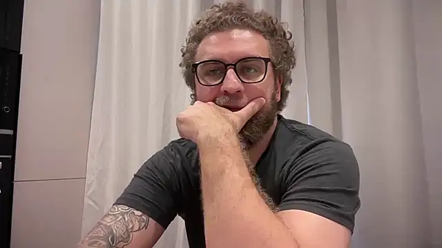 Chat XXX en directo de Bear_bear_