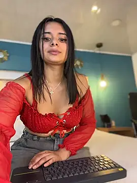 Ivonny_x Adlı Modelin Canlı XXX Sohbeti