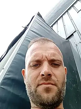 Kiki13129 webkamerás műsora