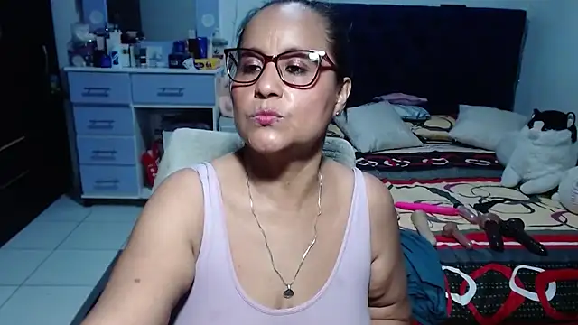 pervert_mommy_'s Live XXX Chat