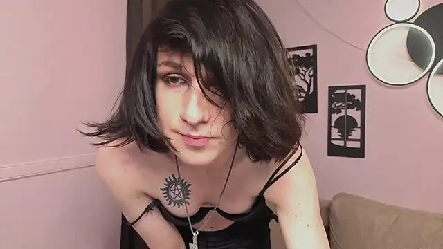MickeQuinee – webcam-show