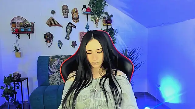 Chat +18 de MonicaLowes ao vivo