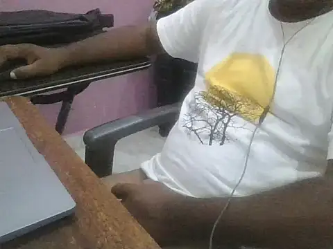 ITGuyhyd's Live XXX Chat
