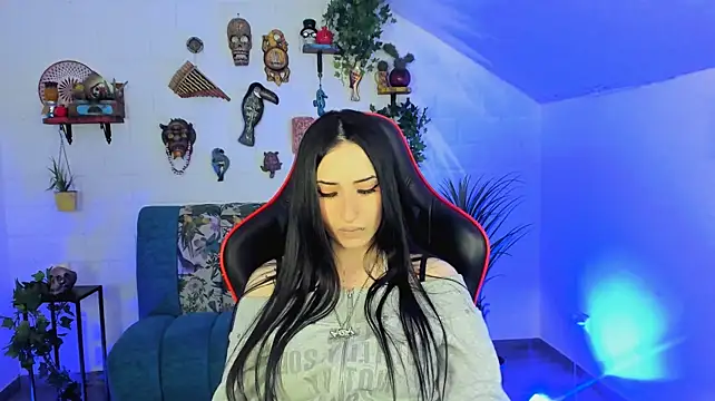 MonicaLowes' Live XXX Chat
