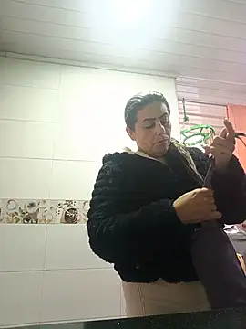 maynor_1998 Adlı Modelin Canlı XXX Sohbeti