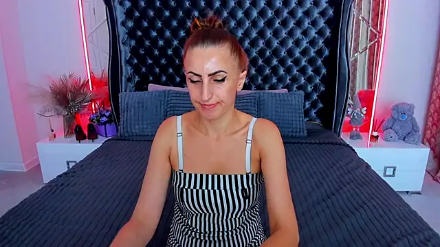 Rebecca_Diamond Adlı Modelin Canlı XXX Sohbeti