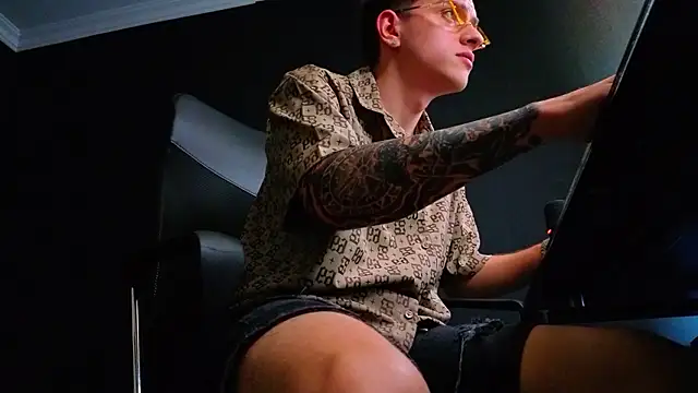 הופעת וובקאם של FelixStarkk