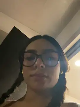 amira_cute2 – Naživo XXX chat