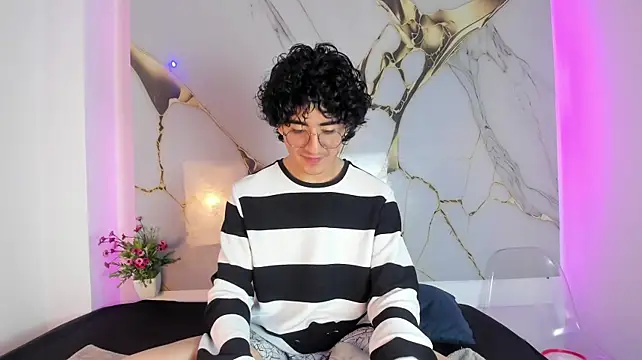 ElliotNoir Live XXX-chat