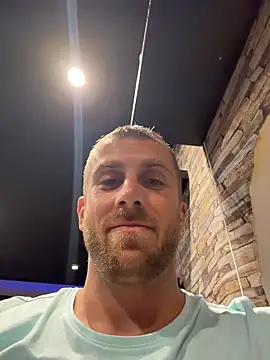 Johnytrain Live XXX-Chat