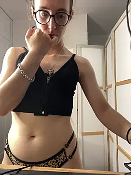 MartiniiSelenna's Live XXX Chat