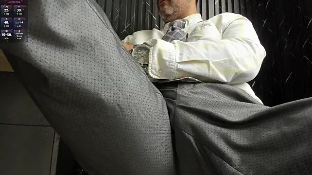 צ'אט XXX בשידור חי של Hairy_Dad86