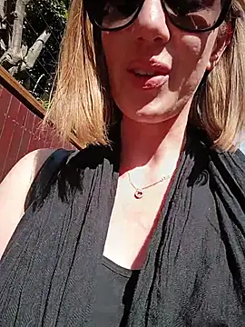 TopsyWilden Live XXX chat