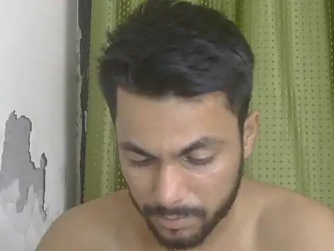 Stubborndesiboy Adlı Modelin Canlı XXX Sohbeti