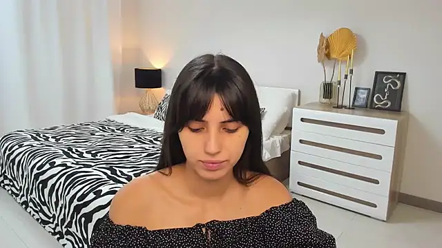 Jasmine_Stewart Adlı Modelin Canlı XXX Sohbeti