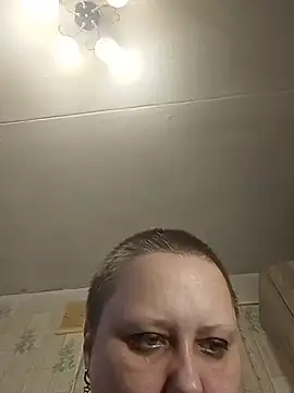 XXX chat uživo modela Linda070481