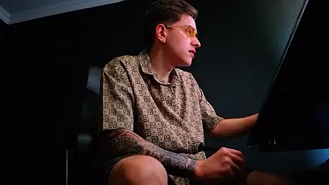 FelixStarkk Chat XXX live